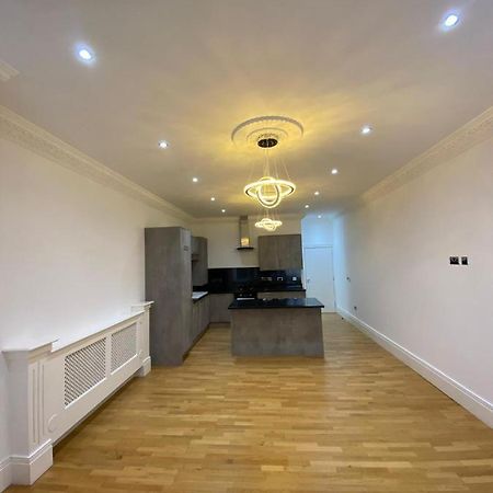 Luxury Apartment Apt4 Wolverhampton Bagian luar foto