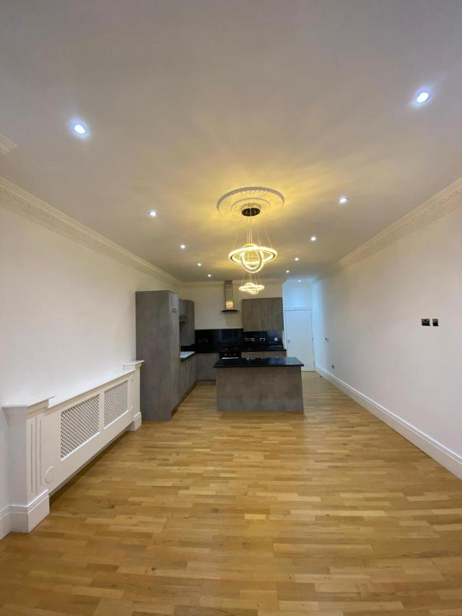 Luxury Apartment Apt4 Wolverhampton Bagian luar foto