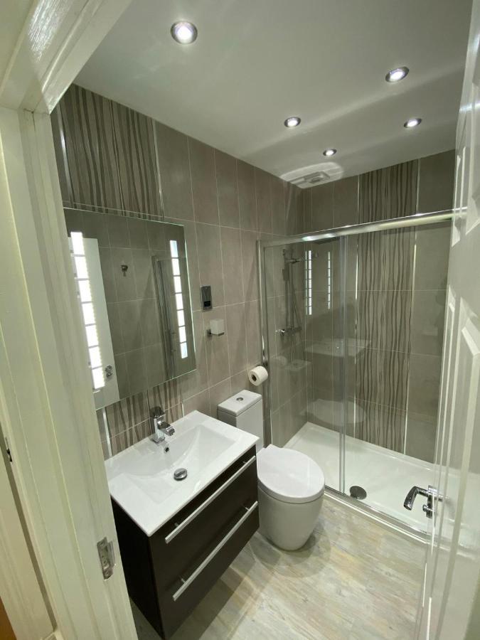 Luxury Apartment Apt4 Wolverhampton Bagian luar foto
